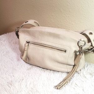 Coach Cream Pebbled Leather shoulder Bag (F02188)